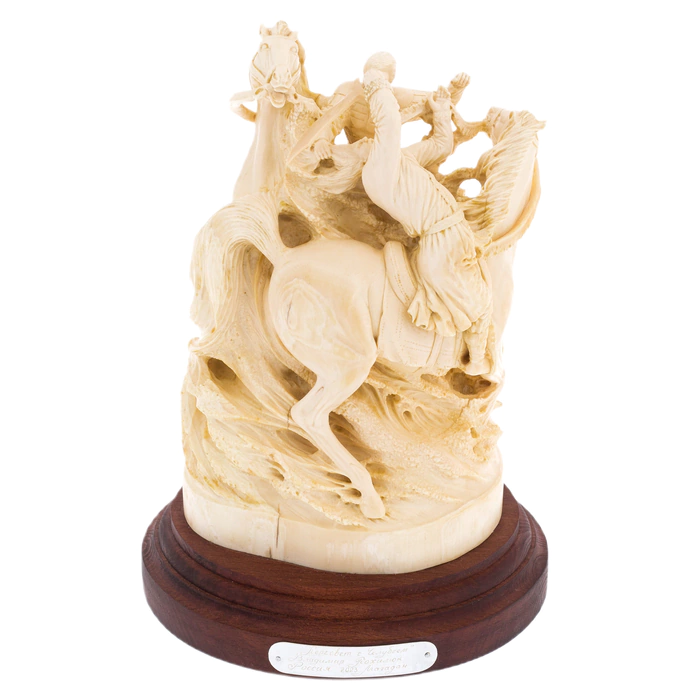 Sculpture of a mammoth tusk "Peresvet with Chelubey"