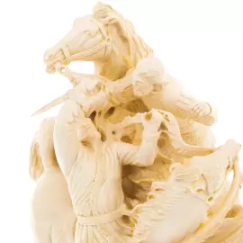 Скульптура из бивня мамонта "Пересвет с Челубеем"