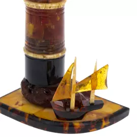 Сувенир из янтаря "Маяк" со шпилем