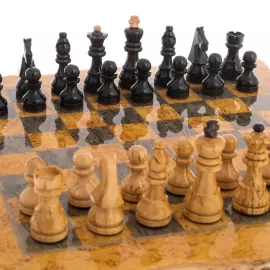 Шахматы из карельской березы "Фигурный край"