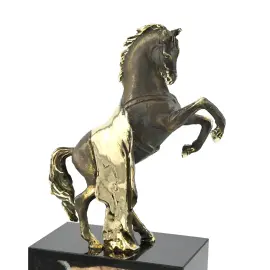 Каминные часы из яшмы "Римские. Конь с попоной"