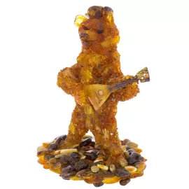 Статуэтка из янтаря "Медведь с балалайкой"