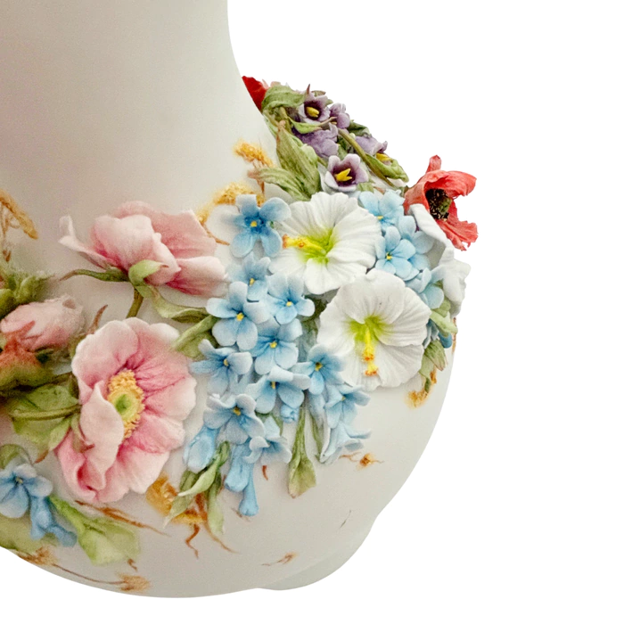 Porcelain flower vase "Maria - Wildflowers in a circle"