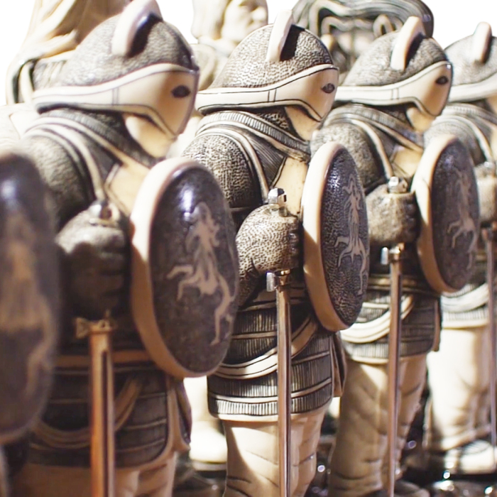 Walnut and mammoth tusk chess set "Game of Thrones/ Game of Thrones"