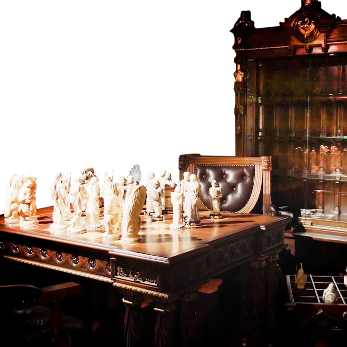 Walnut and mammoth tusk chess set "Game of Thrones/ Game of Thrones"