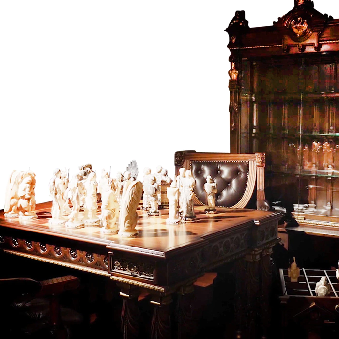 Walnut and mammoth tusk chess set "Game of Thrones/ Game of Thrones"