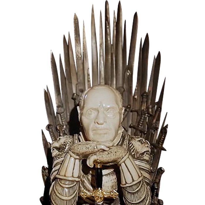 Walnut and mammoth tusk chess set "Game of Thrones/ Game of Thrones"