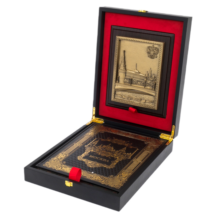 Gift set "Moscow with a Moscow - Kremlin plaque" (in a case)