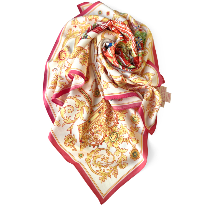 St. Basil's Cathedral gift set with handkerchief and notebook