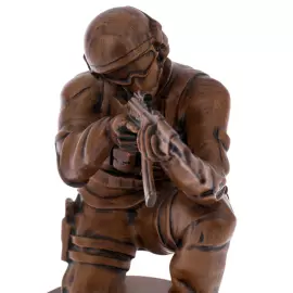 Статуэтка из бука "Солдат №2"