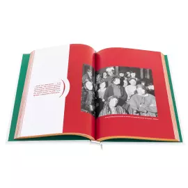 Книга в кожаном переплете "Великие русские женщины"