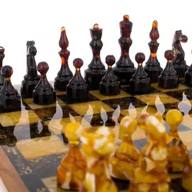 Шахматы из янтаря "Инстербург"