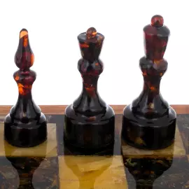 Шахматы из янтаря "Инстербург"