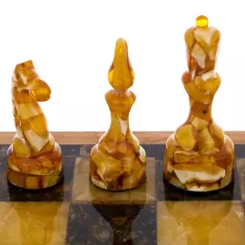Шахматы из янтаря "Инстербург"