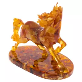 Статуэтка из янтаря "Скачущая лошадь"