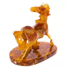 Статуэтка из янтаря "Скачущая лошадь"