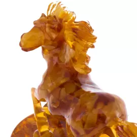 Статуэтка из янтаря "Скачущая лошадь"