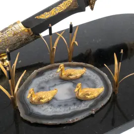 Нож сувенирный "Охота на уток" на подставке, Златоуст