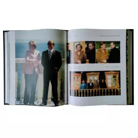 Книга в кожаном переплете "Путин. Фотоальбом"