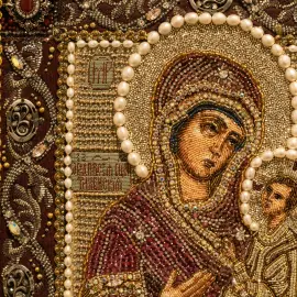 Вышитая икона "Пресвятая Богородица Тихвинская" в антикварном киоте