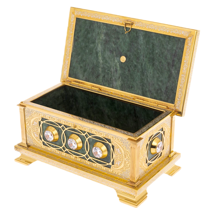 Jade casket with rock crystal