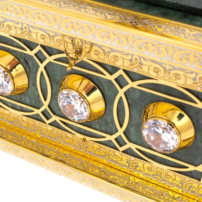 Jade casket with rock crystal