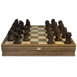 Шашки из черного ореха "Нечисть" на дубовой доске