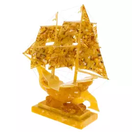 Сувенир из янтаря "Бригантина - 1"