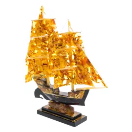 Сувенир из янтаря  "Бригантина - 2"