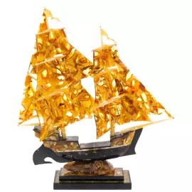 Сувенир из янтаря  "Бригантина - 2"