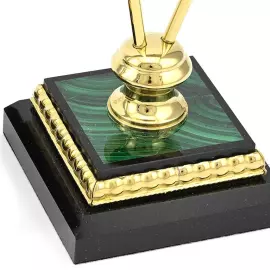 Подставка из малахита "Два флага"