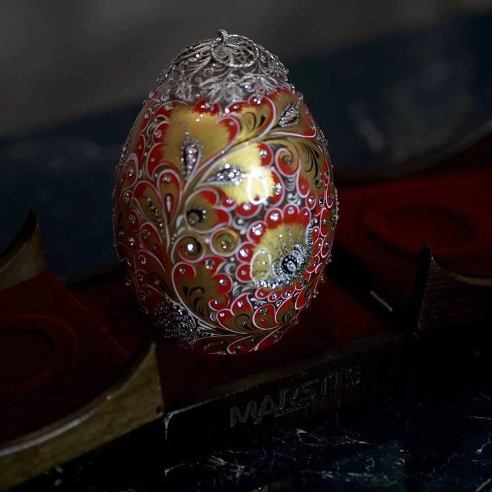 Honeydew egg "Red Sun"