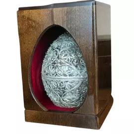 Яйцо-медовница в филигранном корпусе