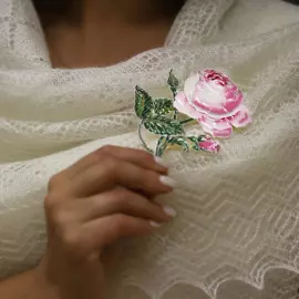 Winter Palace Rose gift set with coffee set and brooch