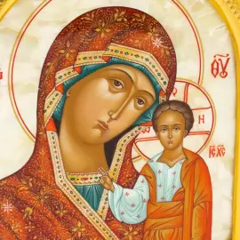 Венчальная пара на натуральном перламутре "Богоматерь Казанская и Икона Спаситель" Венчальная пара на натуральном перламутре "Богоматерь Казанская и Икона Спаситель"