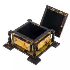 Шкатулка из янтаря "Лувр"