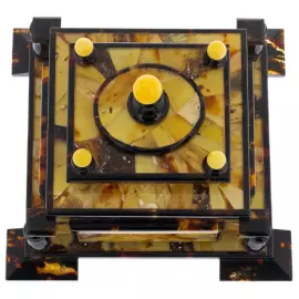 Шкатулка из янтаря "Лувр"