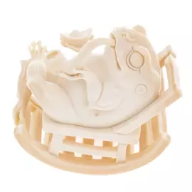 Скульптура из бивня мамонта "Лягушка"