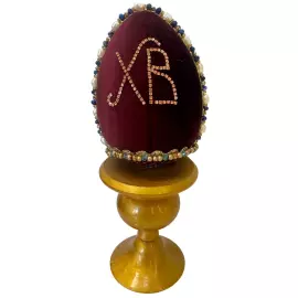 Яйцо вышитое драгоценными камнями "Голубая роза" на подставке