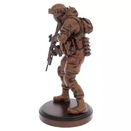 Статуэтка из дерева "Солдат №1"