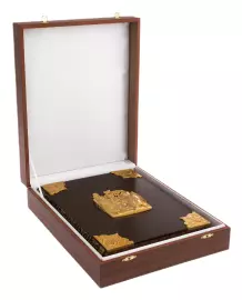 Книга в кожаном переплете "Русское иконописание" эксклюзивное издание