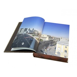 Книга в кожаном переплете "Большой" на подставке