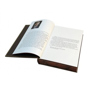 Книга в кожаном переплете "Большой" на подставке