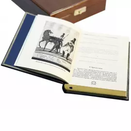 Подарочный набор: книга в кожаном переплете "Кодекс чести русского офицера" с иконой, в лакированной шкатулке