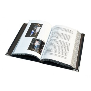 Книга в кожаном переплете "Юрий Хой и группа "Сектор Газа""