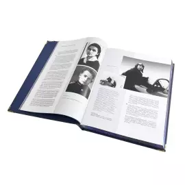 Книга в кожаном переплете "Алексей Леонов. Человек и космос. Альбом" в коробе