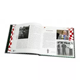 Книга в кожаном переплете "Москва футбольная"