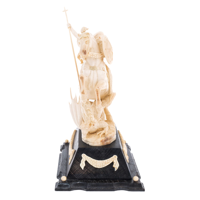 Mammoth tusk sculpture "George the Victorious"