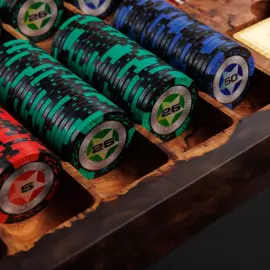 Покерный набор из дерева карагач и коричневой эпоксидной смолы