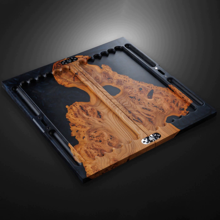 Backgammon made of elm wood and black epoxy resin